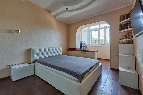 Продам трехкомнатную (3-комн.) квартиру, Донская (Центральный р-н) ул, 31, Сочи г