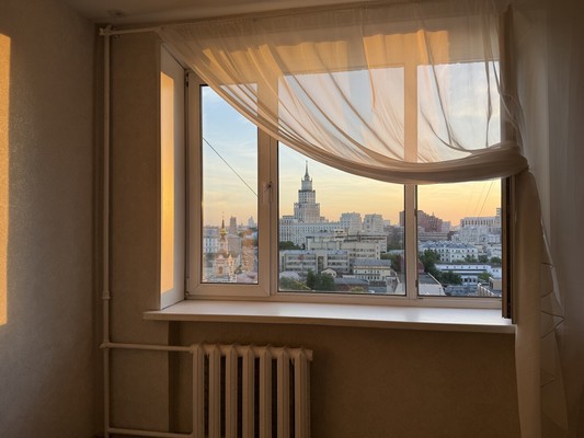 Продам двухкомнатную (2-комн.) квартиру, Новая Басманная ул, 17, Москва г