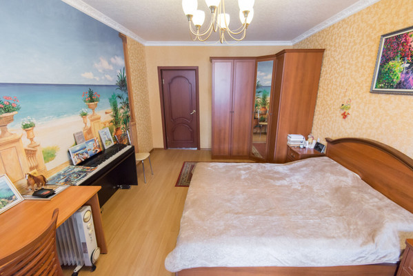 Продам трехкомнатную (3-комн.) квартиру, Стабильная ул, 17к1, Ростов-на-Дону г