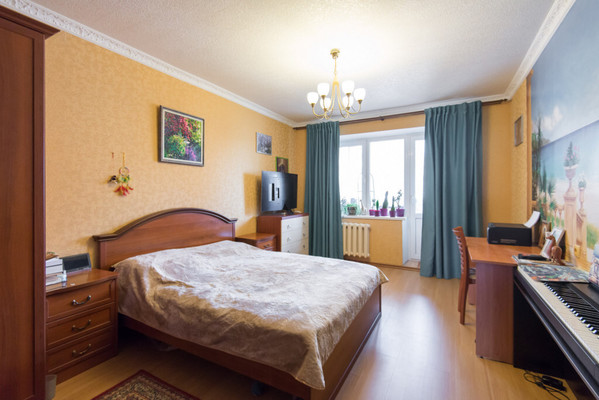 Продам трехкомнатную (3-комн.) квартиру, Стабильная ул, 17к1, Ростов-на-Дону г