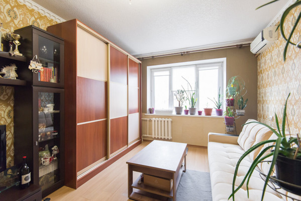 Продам трехкомнатную (3-комн.) квартиру, Стабильная ул, 17к1, Ростов-на-Дону г