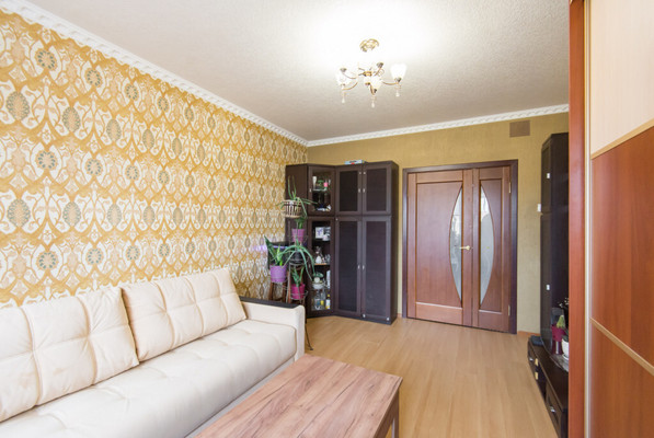 Продам трехкомнатную (3-комн.) квартиру, Стабильная ул, 17к1, Ростов-на-Дону г