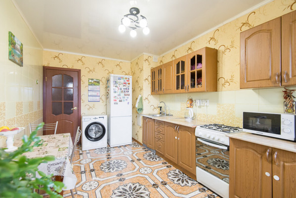 Продам трехкомнатную (3-комн.) квартиру, Стабильная ул, 17к1, Ростов-на-Дону г