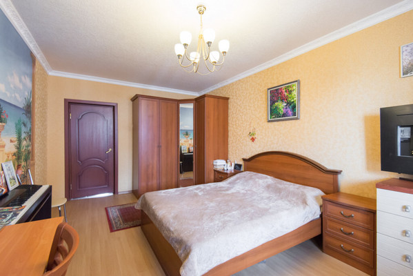 Продам трехкомнатную (3-комн.) квартиру, Стабильная ул, 17к1, Ростов-на-Дону г