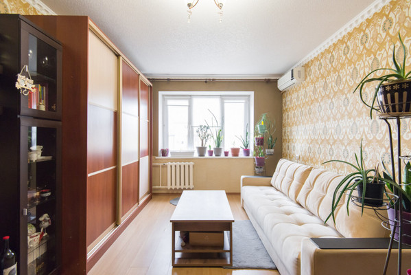Продам трехкомнатную (3-комн.) квартиру, Стабильная ул, 17к1, Ростов-на-Дону г