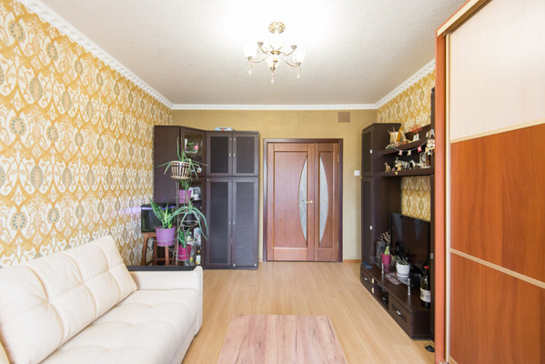 Продам трехкомнатную (3-комн.) квартиру, Стабильная ул, 17к1, Ростов-на-Дону г