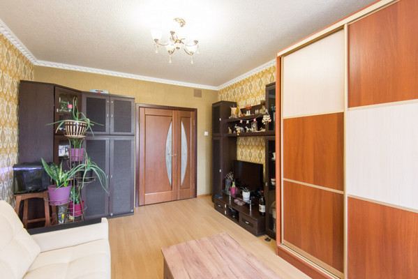 Продам трехкомнатную (3-комн.) квартиру, Стабильная ул, 17к1, Ростов-на-Дону г