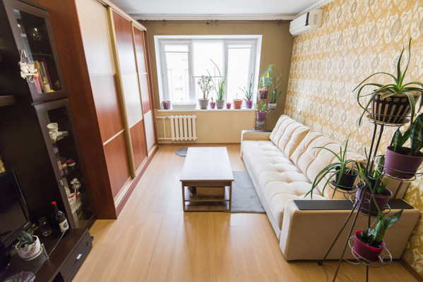 Продам трехкомнатную (3-комн.) квартиру, Стабильная ул, 17к1, Ростов-на-Дону г