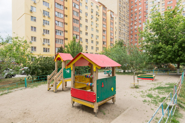 Продам трехкомнатную (3-комн.) квартиру, Стабильная ул, 17к1, Ростов-на-Дону г
