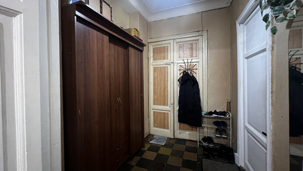 Продам многокомнатную квартиру, 5-я В.О. линия, 64/13А, Санкт-Петербург г
