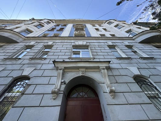 Продам многокомнатную квартиру, 5-я В.О. линия, 64/13А, Санкт-Петербург г