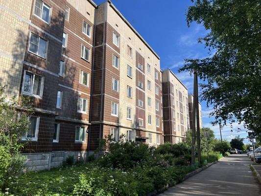 Продам трехкомнатную (3-комн.) квартиру, 36, Новый Свет п