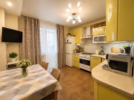 Продам двухкомнатную (2-комн.) квартиру, Фадеева ул, 11, Апрелевка г