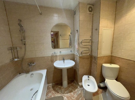 Продам двухкомнатную (2-комн.) квартиру, Строительная ул, 3а, Красногорск г