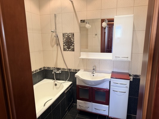 Продам однокомнатную (1-комн.) квартиру, Соловьиная Роща ул, 10, Москва г