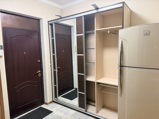 Продам однокомнатную (1-комн.) квартиру, Соловьиная Роща ул, 10, Москва г