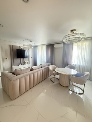 Продам трехкомнатную (3-комн.) квартиру, Ленина ул, 82, Армавир г