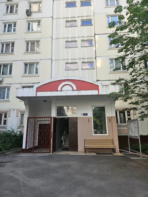 Продам многокомнатную квартиру, Покрышкина ул, 9, Москва г
