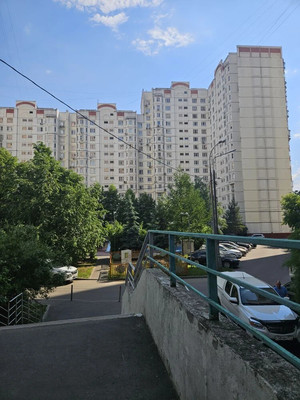 Продам многокомнатную квартиру, Покрышкина ул, 9, Москва г