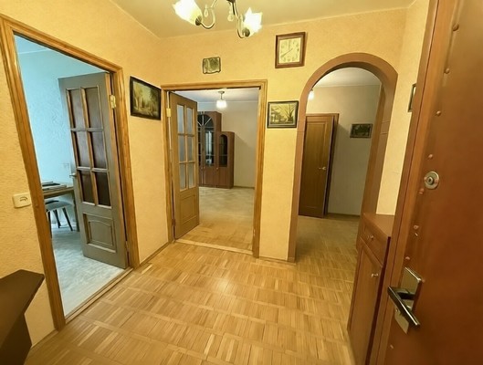 Продам двухкомнатную (2-комн.) квартиру, Петровский проезд, 20, Видное г