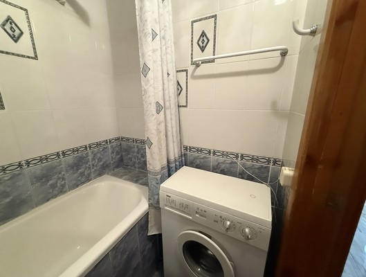 Продам двухкомнатную (2-комн.) квартиру, Петровский проезд, 20, Видное г