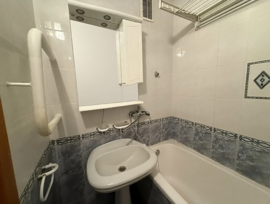 Продам двухкомнатную (2-комн.) квартиру, Петровский проезд, 20, Видное г