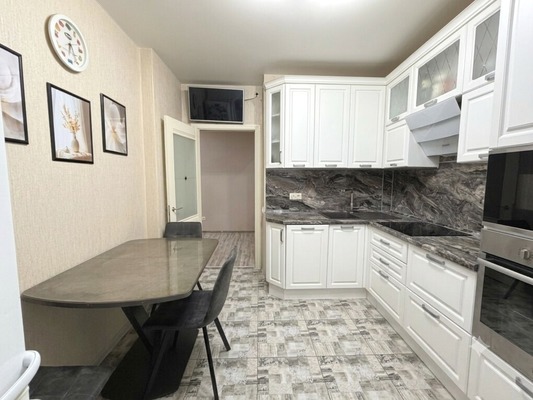 Продам двухкомнатную (2-комн.) квартиру, Комсомольская ул, 17кб, Чехов г