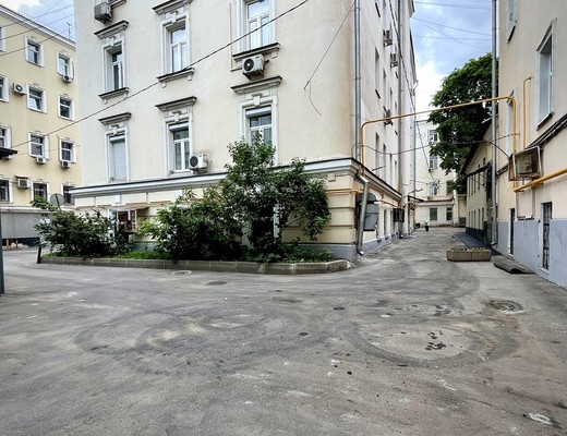 Продам коммерческое помещение 108 м2, Петровка ул, 19, Москва г