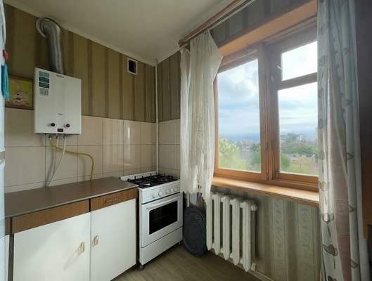 Продам двухкомнатную (2-комн.) квартиру, Дзержинского пр-кт, 168, Новороссийск г