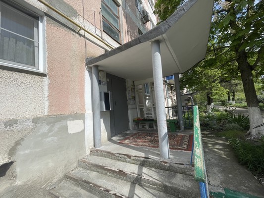 Продам двухкомнатную (2-комн.) квартиру, Дзержинского пр-кт, 168, Новороссийск г