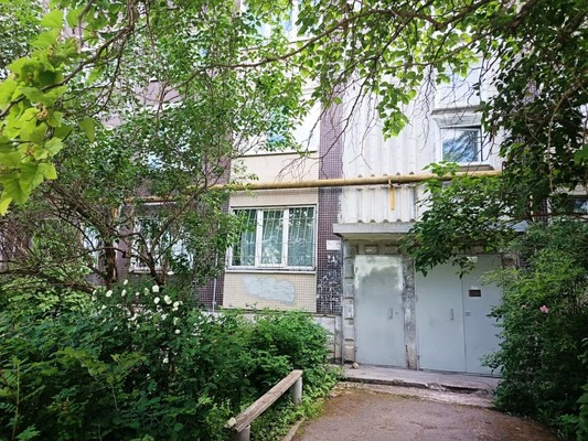 Продам двухкомнатную (2-комн.) квартиру, Генерала Кныша ул, 1, Гатчина г