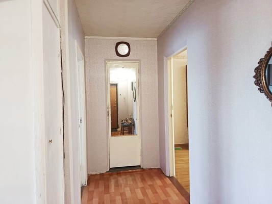 Продам двухкомнатную (2-комн.) квартиру, Генерала Кныша ул, 1, Гатчина г