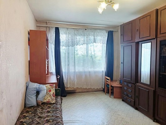 Продам двухкомнатную (2-комн.) квартиру, Генерала Кныша ул, 1, Гатчина г