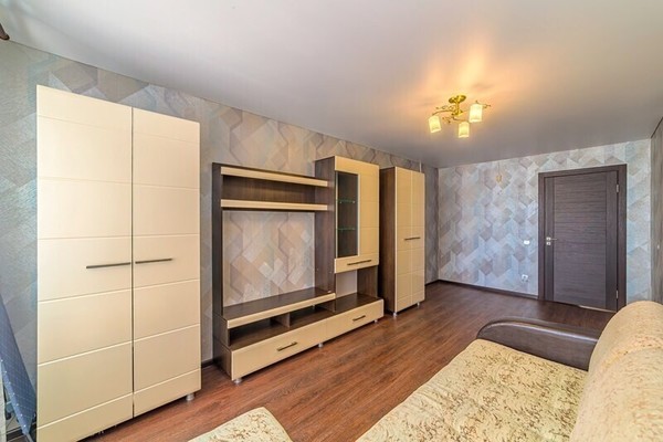Продам трехкомнатную (3-комн.) квартиру, Зеленодольская ул, 68, Пенза г