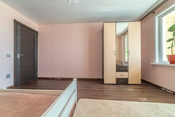 Продам трехкомнатную (3-комн.) квартиру, Зеленодольская ул, 68, Пенза г