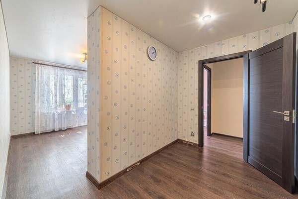 Продам трехкомнатную (3-комн.) квартиру, Зеленодольская ул, 68, Пенза г