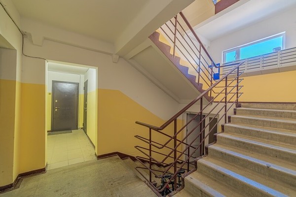 Продам трехкомнатную (3-комн.) квартиру, Зеленодольская ул, 68, Пенза г