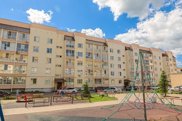 Продам трехкомнатную (3-комн.) квартиру, Зеленодольская ул, 68, Пенза г