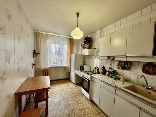 Продам трехкомнатную (3-комн.) квартиру, Генерала Зимина ул, 18, Нижний Новгород г