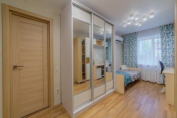Продам двухкомнатную (2-комн.) квартиру, Островского ул, 4, Пенза г
