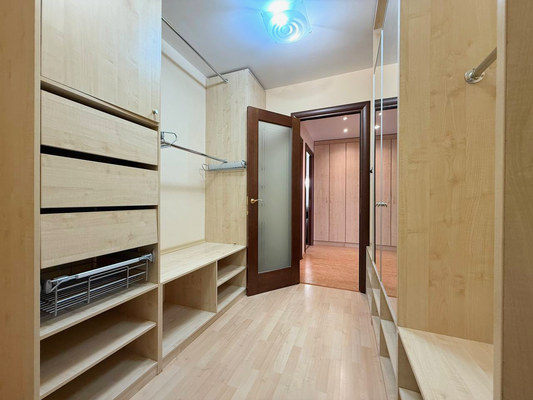 Продам трехкомнатную (3-комн.) квартиру, Деловая ул, 22к2, Нижний Новгород г