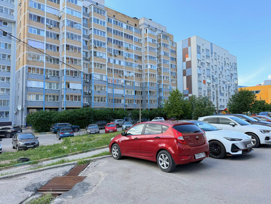 Продам трехкомнатную (3-комн.) квартиру, Деловая ул, 22к2, Нижний Новгород г