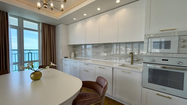 Продам трехкомнатную (3-комн.) квартиру, Виноградная ул, 101, Ялта г