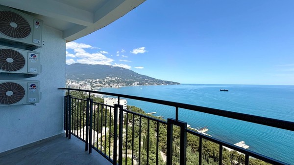 Продам трехкомнатную (3-комн.) квартиру, Виноградная ул, 101, Ялта г