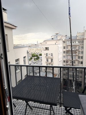 Продам многокомнатную квартиру, Серафимовича ул, 2, Москва г