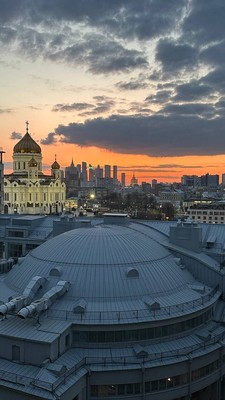 Продам многокомнатную квартиру, Серафимовича ул, 2, Москва г