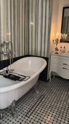 Продам многокомнатную квартиру, Серафимовича ул, 2, Москва г
