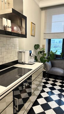 Продам многокомнатную квартиру, Серафимовича ул, 2, Москва г