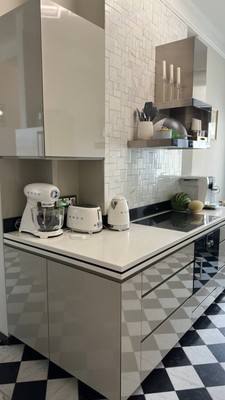 Продам многокомнатную квартиру, Серафимовича ул, 2, Москва г
