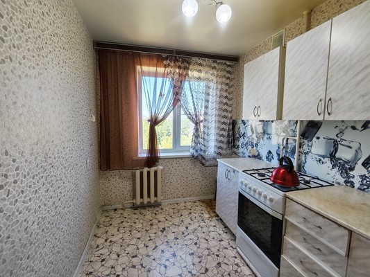 Продам трехкомнатную (3-комн.) квартиру, Победы пр-кт, 45к3, Комсомольск-на-Амуре г